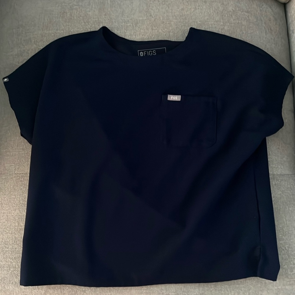 Figs scrub top
